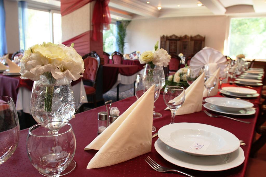 Waterfront Hotel Szentendre Ngoại thất bức ảnh