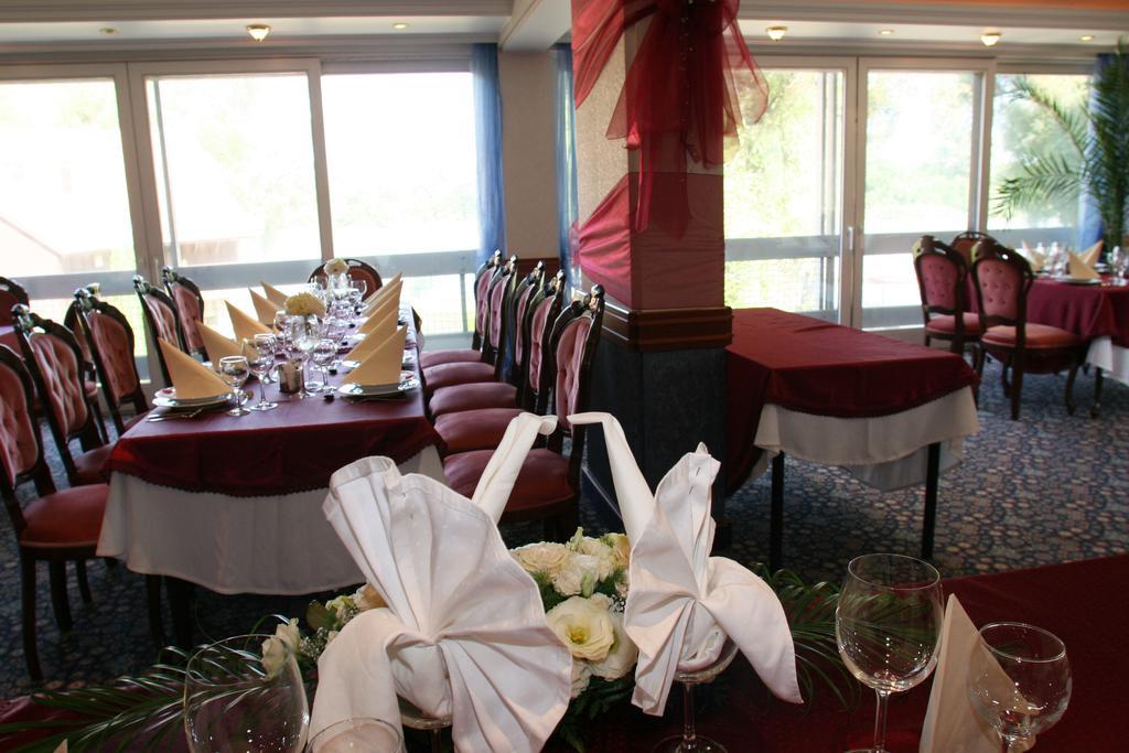 Waterfront Hotel Szentendre Ngoại thất bức ảnh