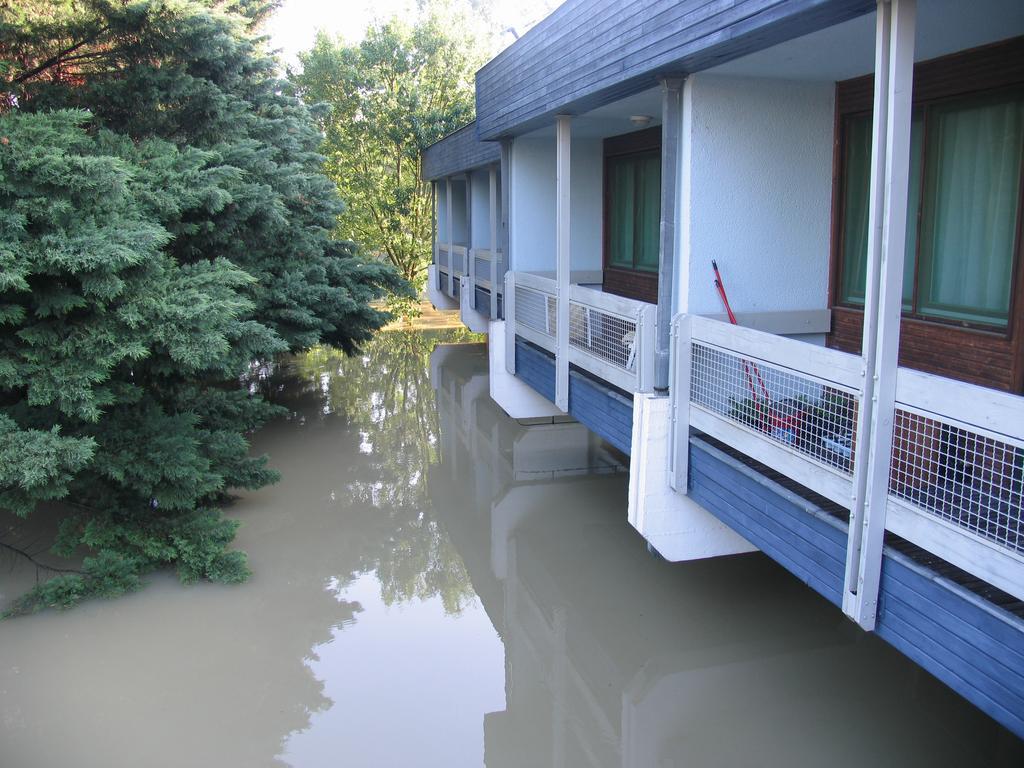 Waterfront Hotel Szentendre Ngoại thất bức ảnh