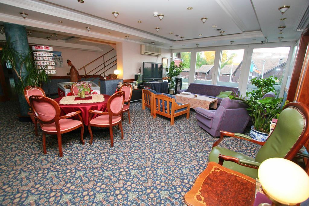 Waterfront Hotel Szentendre Ngoại thất bức ảnh